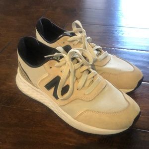Like new! New balance leopard print shoe